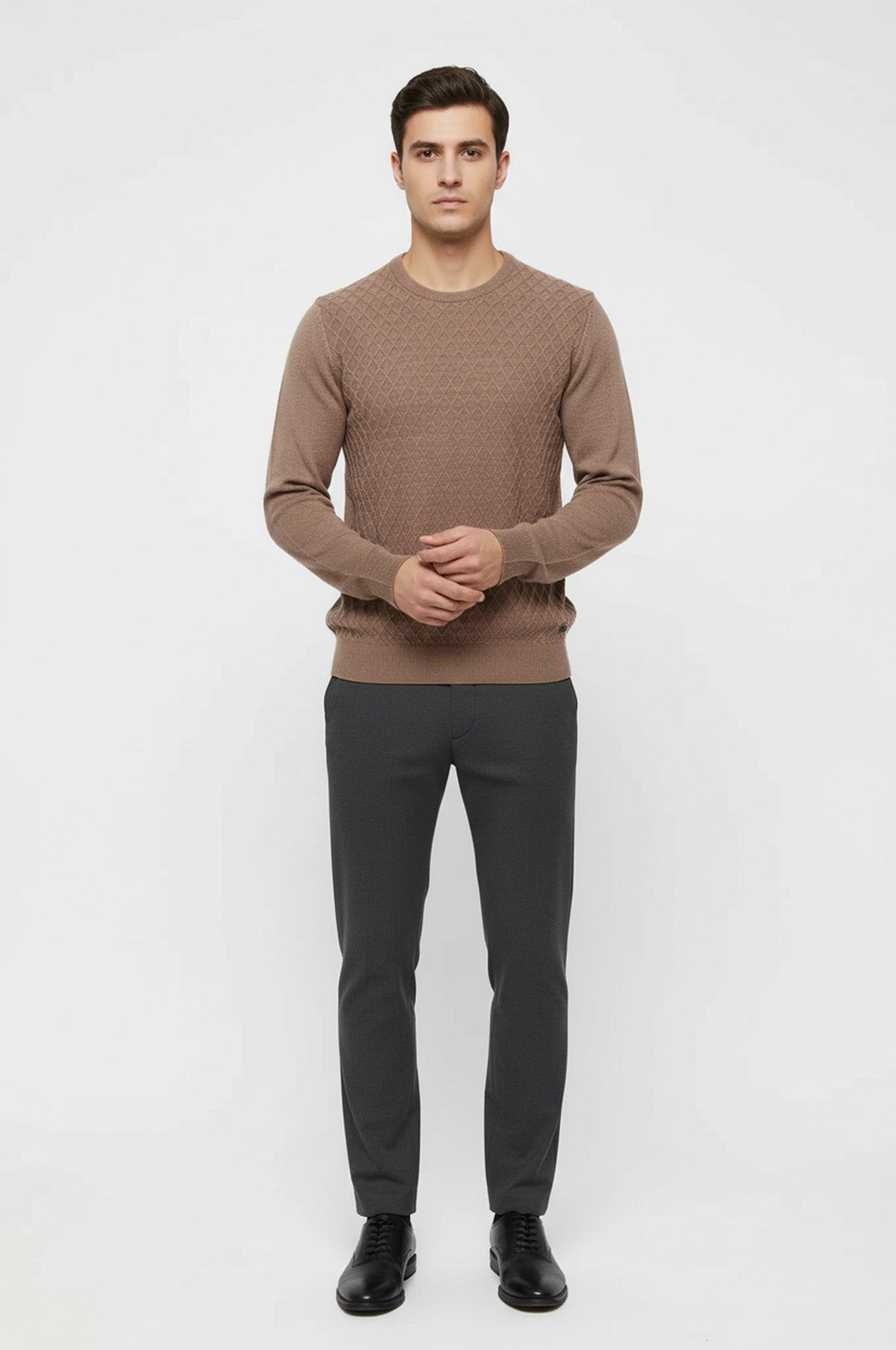 Diamond Pattern Circle Neck Beige Sweater - Wessi