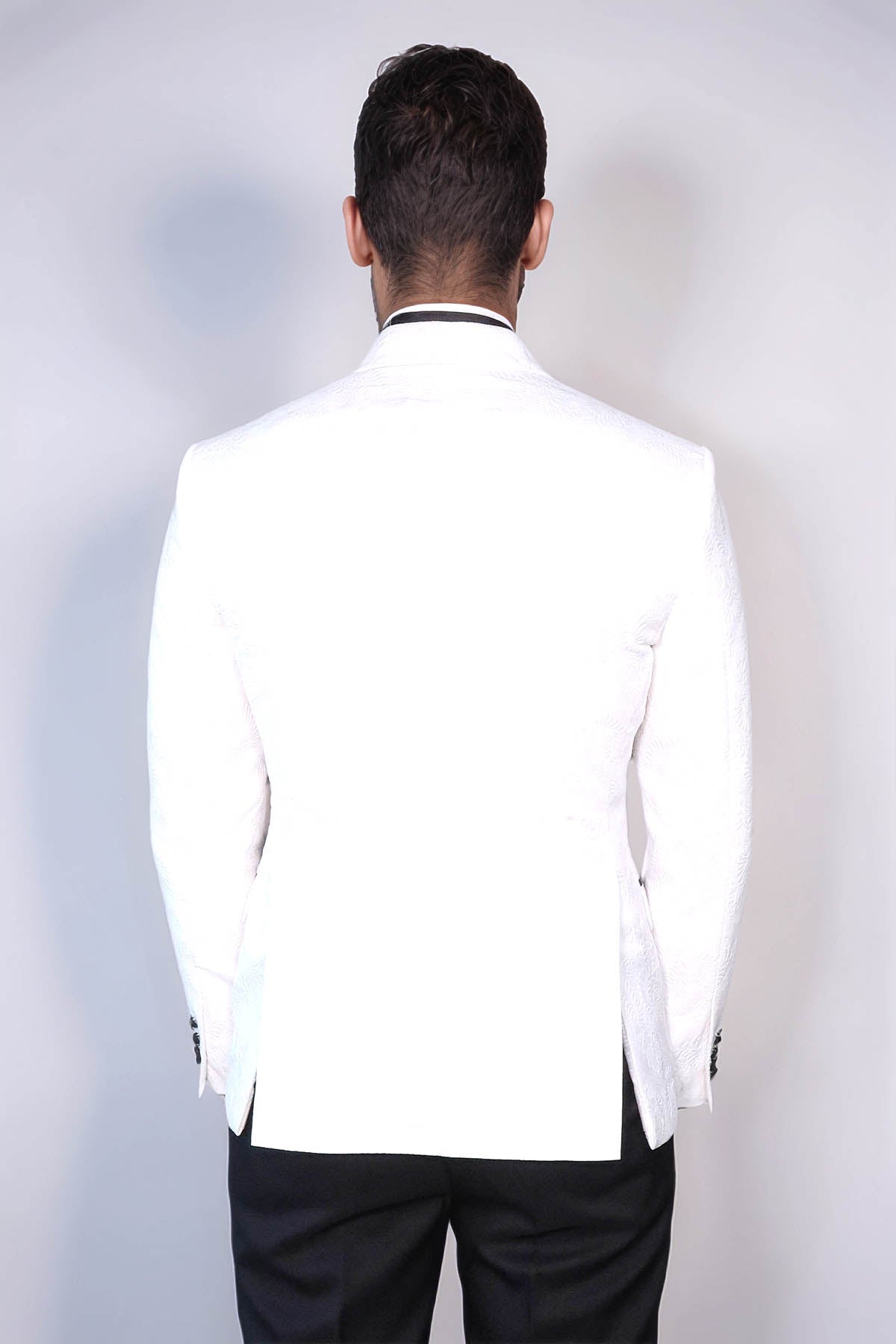 Black Peak Lapel Textured Fabric Men's Royal White Tuxedo Jacket - Wessi